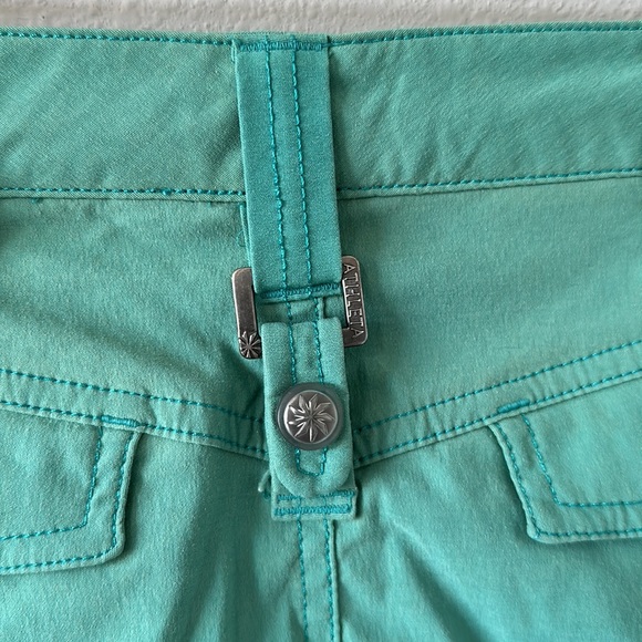 ATHLETA Green Casual Mini Dipper Skirt Skort Pockets Belt Loops Size 2 - Picture 13 of 16